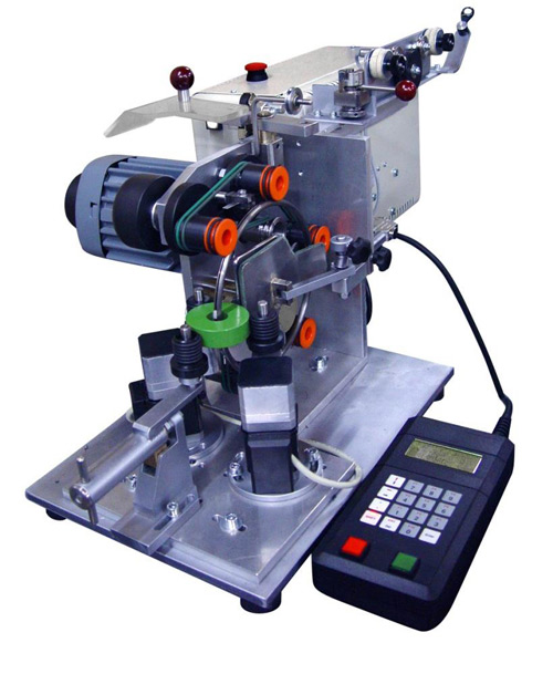 Рис. 12. Станок тороидальной намотки TU-150 для намотки миниатюрных торов Рис. 12. Станок тороидальной намотки TU-150 для намотки миниатюрных торов